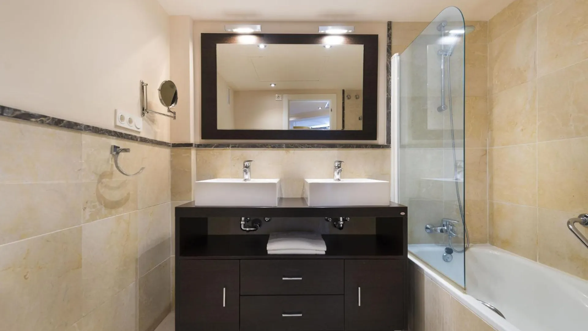 Apartment Sea Front By Interhome Torrox